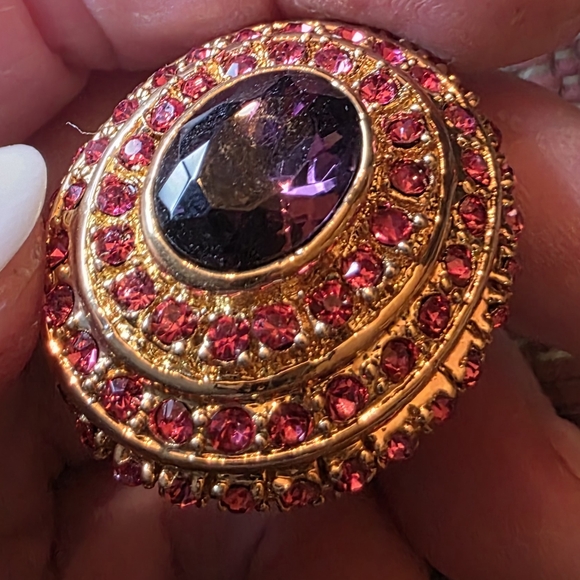 Elegant Gold and Amethyst Crystal Ring (1142)